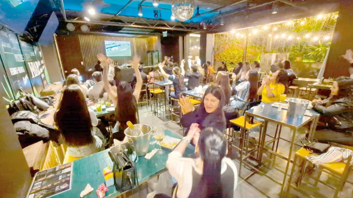 La gente disfrut&oacute; del triunfo de Argentina ante Jordania