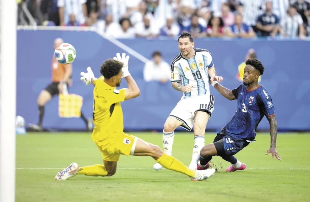 La Pulga convirtió el primer gol, en la única que pudo superar a Vozinha. 