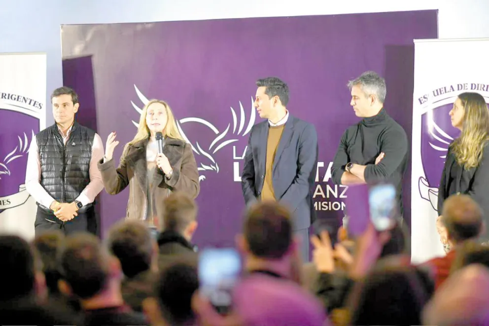 Hartfield, Karina Milei, Adrián Núñez y Martín Menem, durante la charla.
