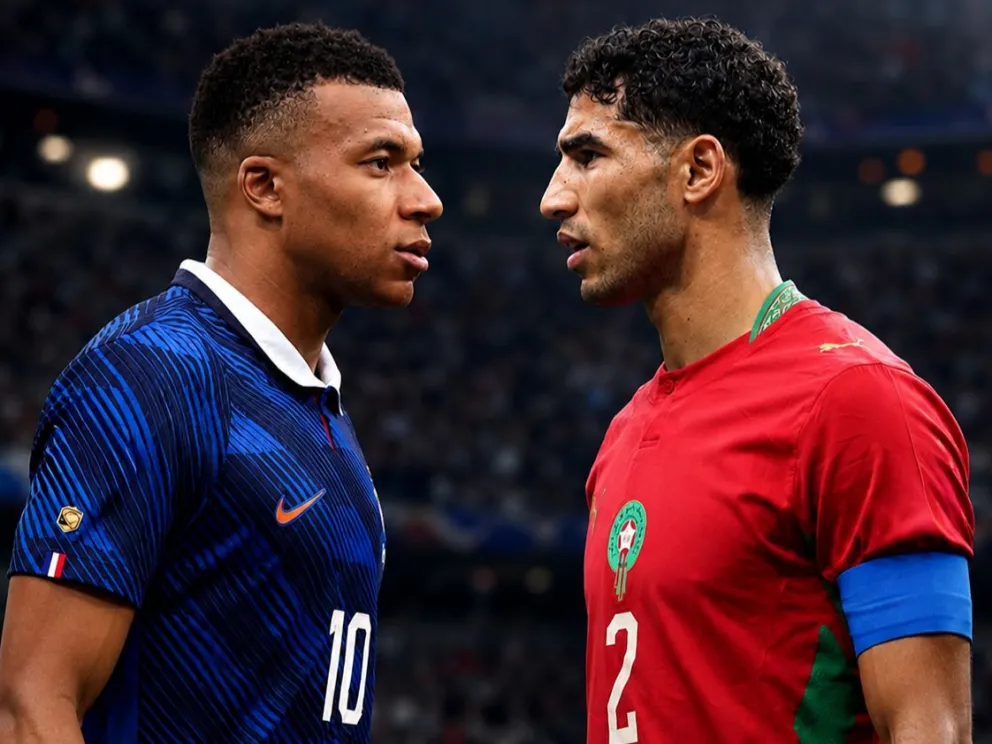 Mbappé y Hakimi cara a cara.