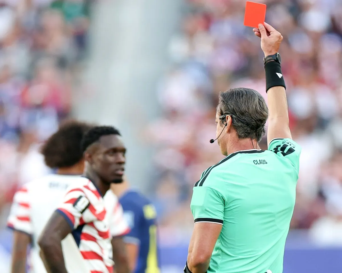Bélgica cuestiona a la FIFA por habilitar a Balogun tras su expulsión