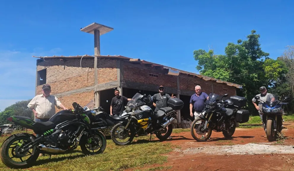Integrantes del Motogrupo Yaguareté de Jardín América son los organizadores del evento en Jardín. Foto: Esteban González