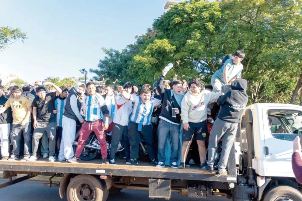 En Posadas los festejos se concentraron en la Costanera, un clásico de cada cita mundialista. fotos: agustina vera