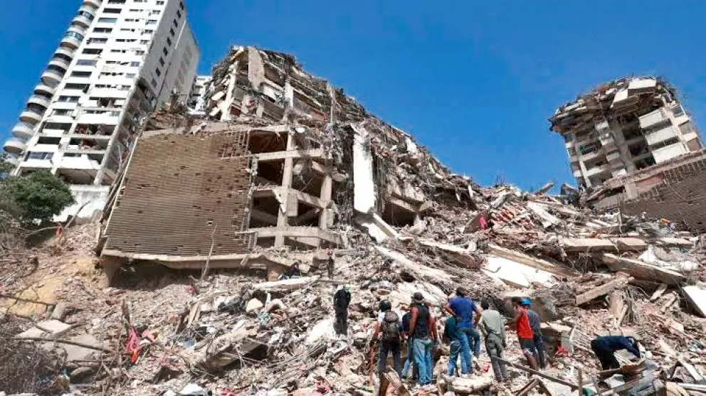 Los fuertes terremotos causaron verdaderos estragos en las edificaciones.