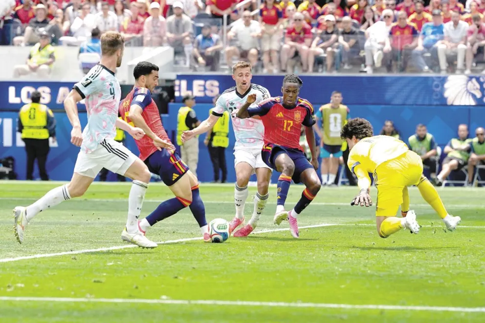 Mikel Merino aprovechó un rebote del arquero Lammens para sellar el marcador. ap