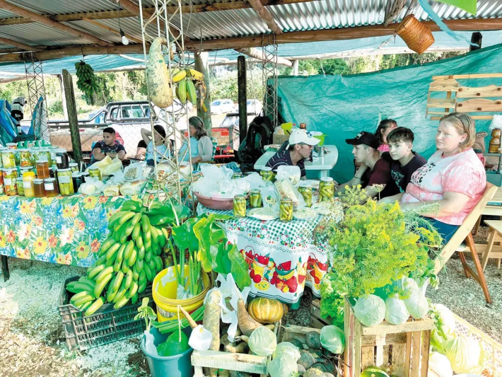 Una fiesta que celebra la cultura y el desarrollo en las colonias. 