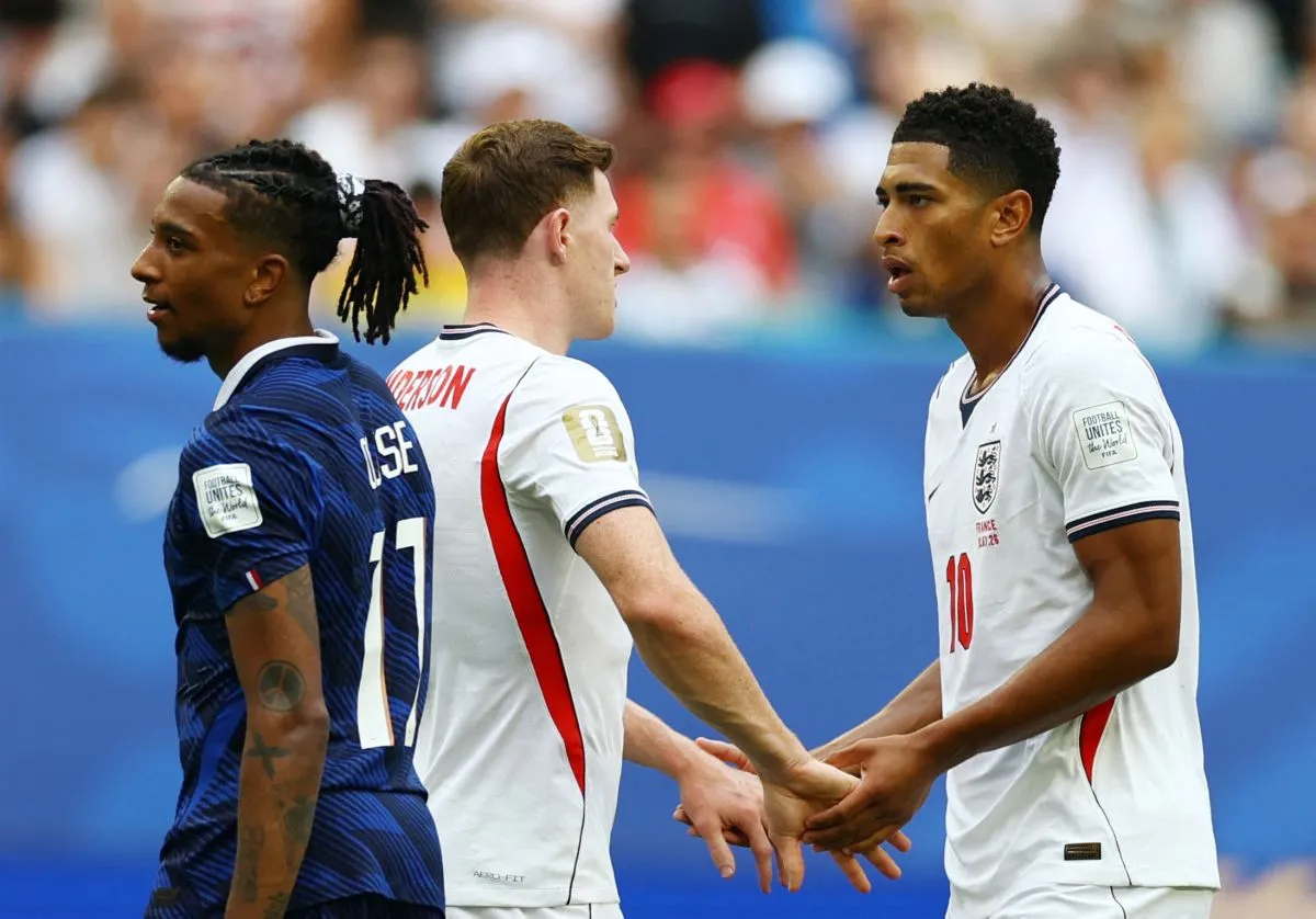 En un partidazo, Inglaterra derrotó 6 a 4 a Francia y subió al podio del Mundial