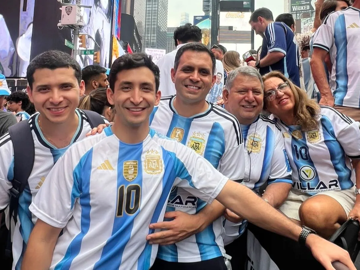 Iba a correr en el karting, pero disfrutará la final del Mundial junto a su familia