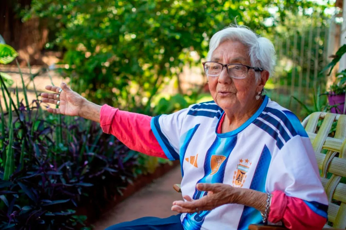 Tiene 90 años y se mantiene activa entre el club y el barrio