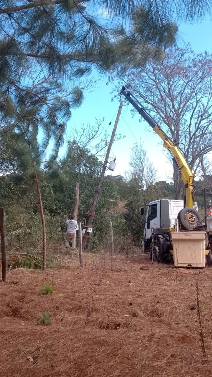 Tras el temporal de viento, refuerzan cuadrillas para reparar daños en la red eléctrica
