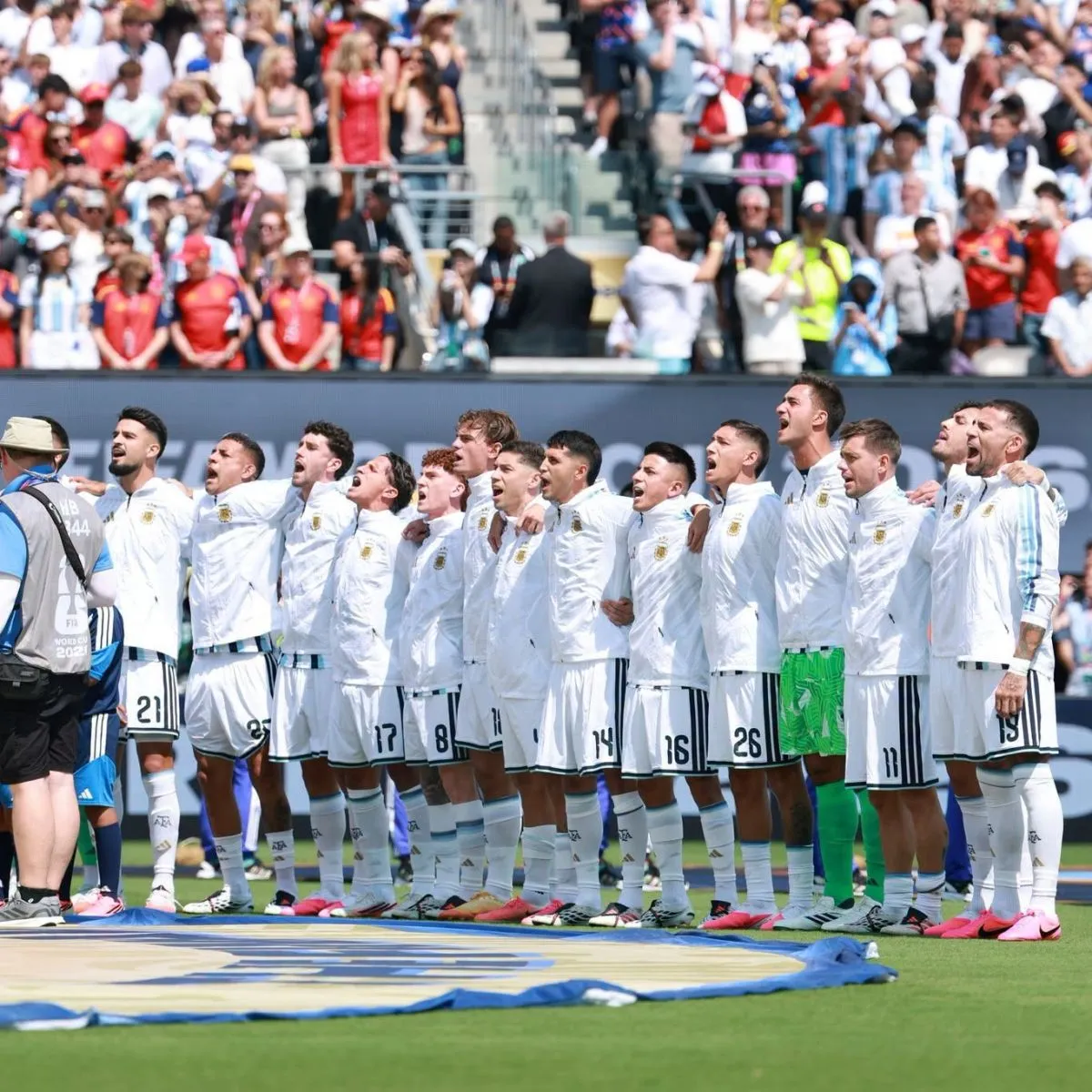La Scaloneta llegará esta tarde a la Argentina, tras otro histórico Mundial