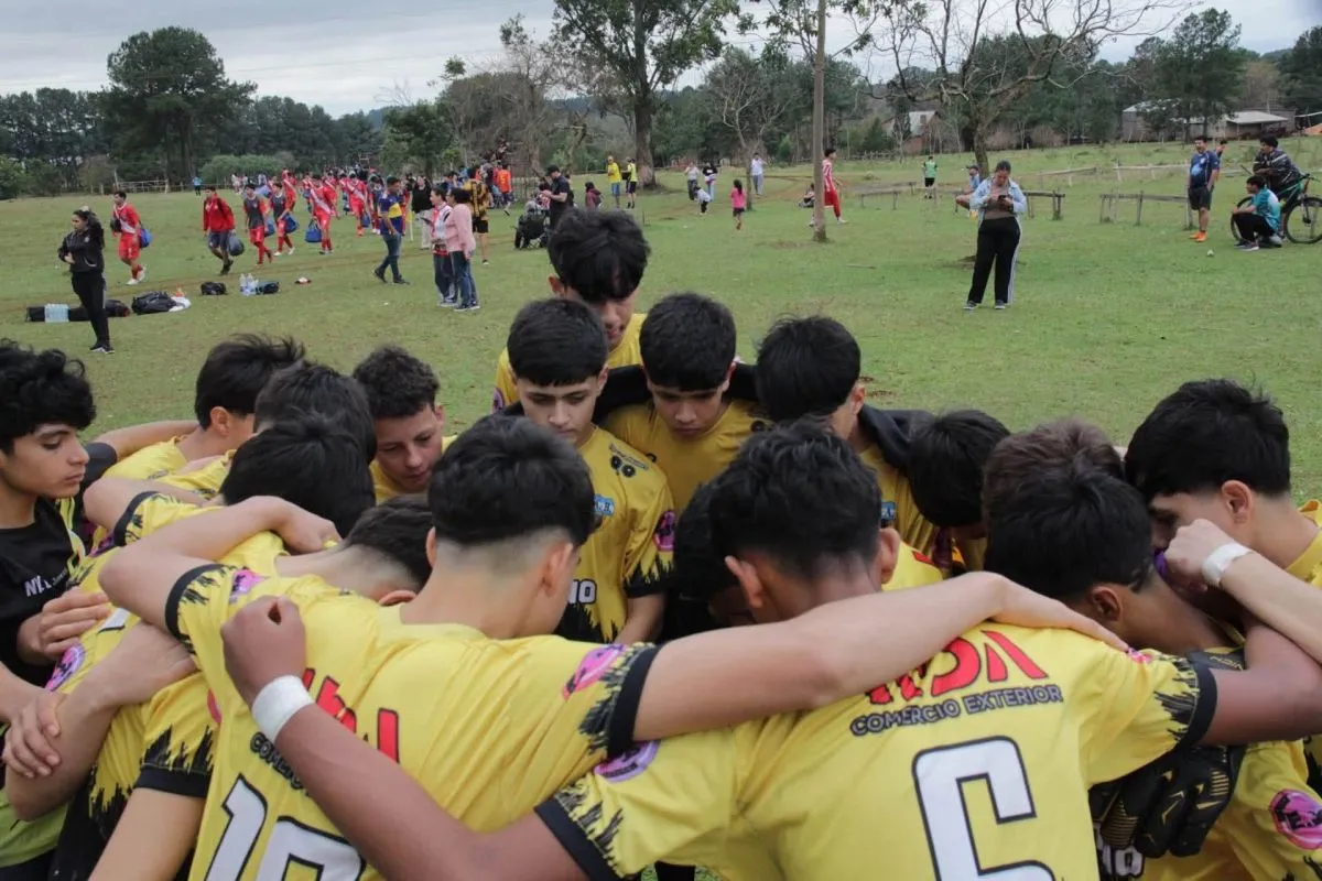 Avanza la Copa Centenario de fútbol en Virasoro en medio de reclamos por la falta de alojamientos