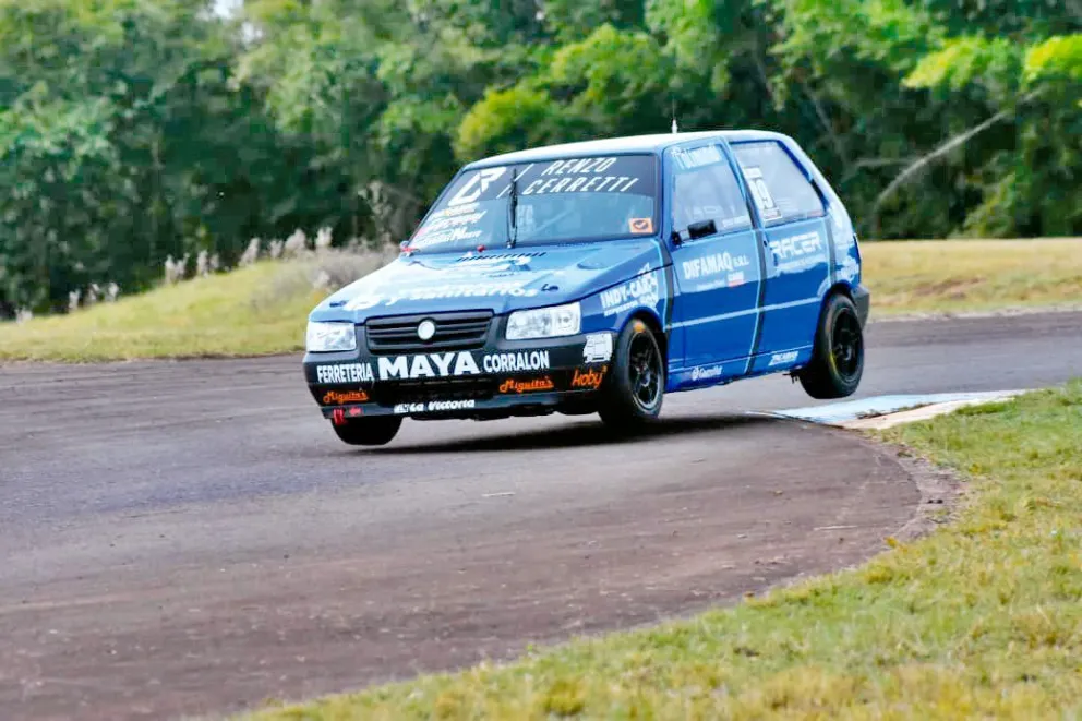 Hoy hubo 36 pilotos probando en las pruebas extraoficiales;  Renzo Cerretti es líder de la Clase 1.
