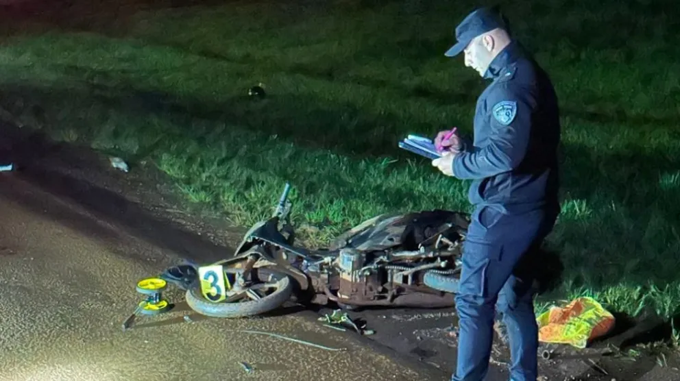 El automovilista le ocasionó lesiones mortales al conductor de la moto y escapó de la escena. //Foto: URII.