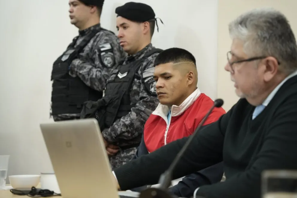 El acusado en el banquillo. //Foto: Marcelo Rodríguez.