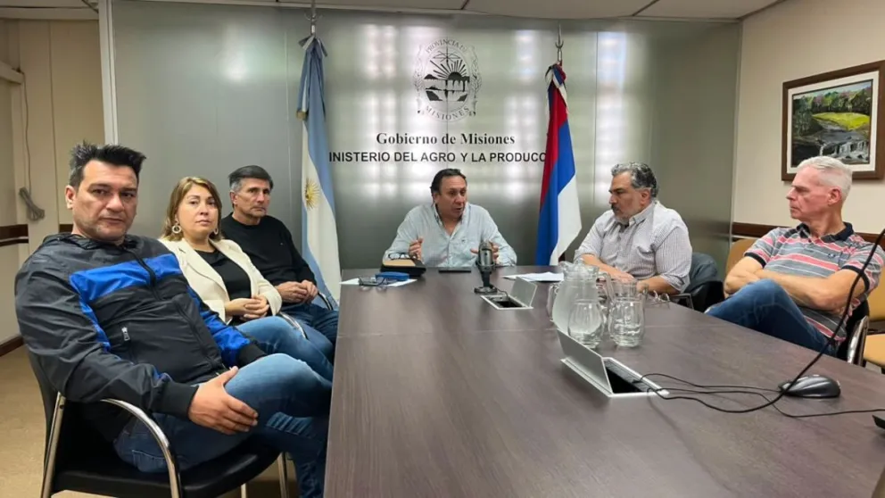 Se llevó adelante una reunión entre los diferentes actores para avanzar en la toma de estado parlamentario. 