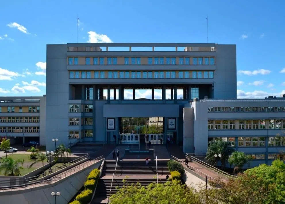 La presentación solicita al STJ que evalúe la presunta omisión de medidas probatorias consideradas relevantes. 