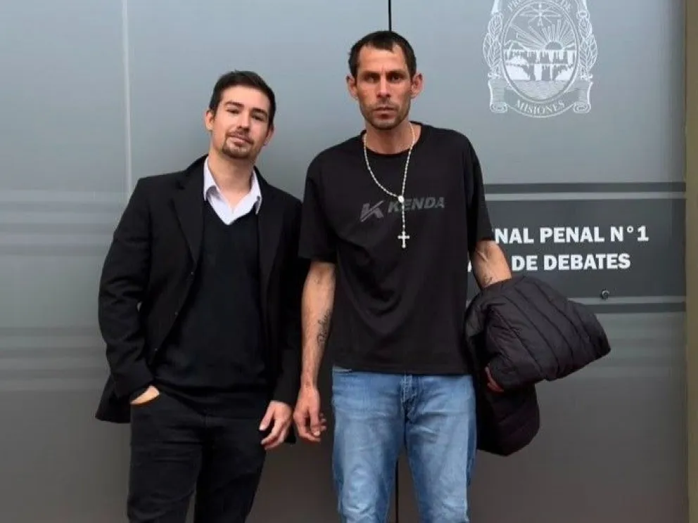 Chemes junto a su abogado defensor, Demonari.