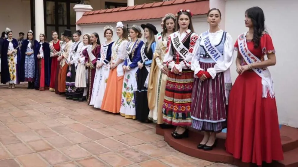 Durante el lanzamiento se presentaron las nuevas reinas de las colectividades.