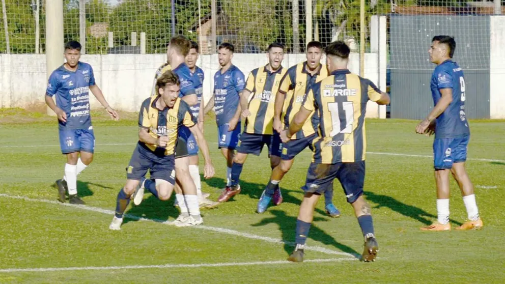 Klusener marcó su quinto gol en el torneo y es el goleador del Auriazul. //Foto: Julián Grondona.