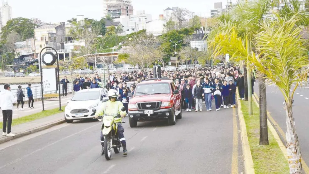 El recorrido comenzó en la Cascada Urbana y finalizó en El Brete. //Foto: Julián Grondona.