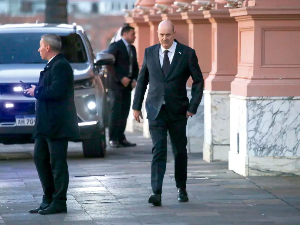 Sturzenegger resultó criticado por el propio oficialismo.  