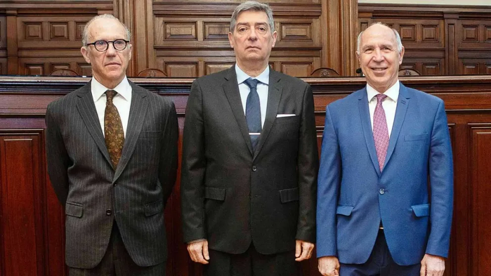La Corte Suprema alertó sobre el uso frecuente de los DNU.  