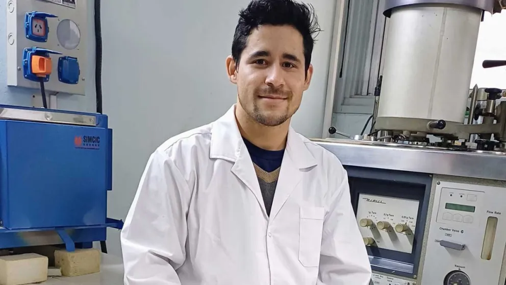 Lucas no ejerce aún como docente, pero es coordinador de graduados. Foto: gentileza
