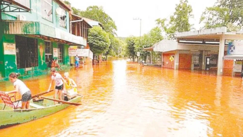 Varios pueblos del Sur de Brasil quedaron bajo agua por recientes lluvias.