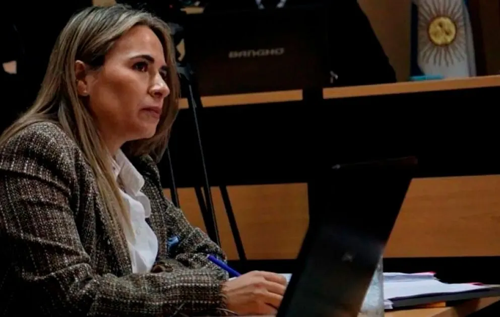 Álvarez explicó que el objetivo no es acumular números, sino resolver causas. 