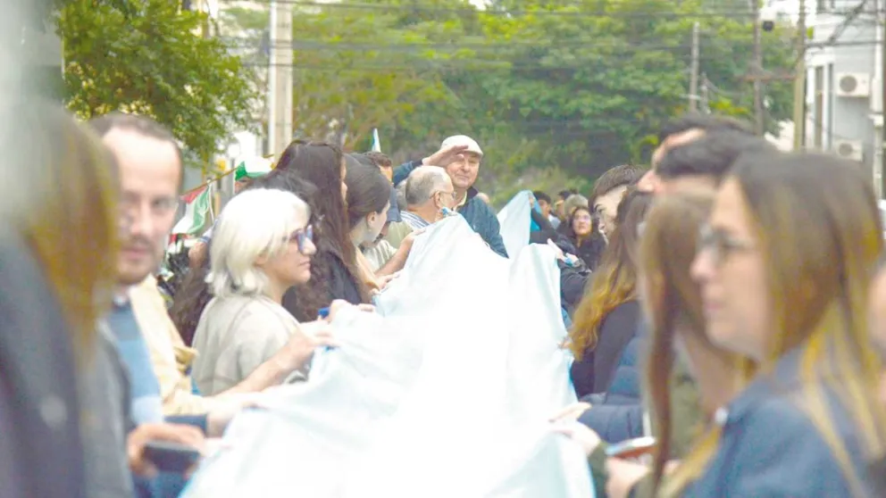 El banderazo se hizo frente a Humanidades el miércoles 19 de agosto. 