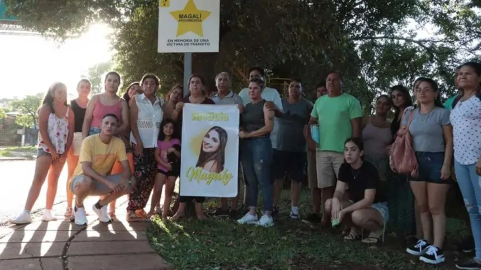 Allegados de Magalí se concentran todos los años en memoria de la joven.