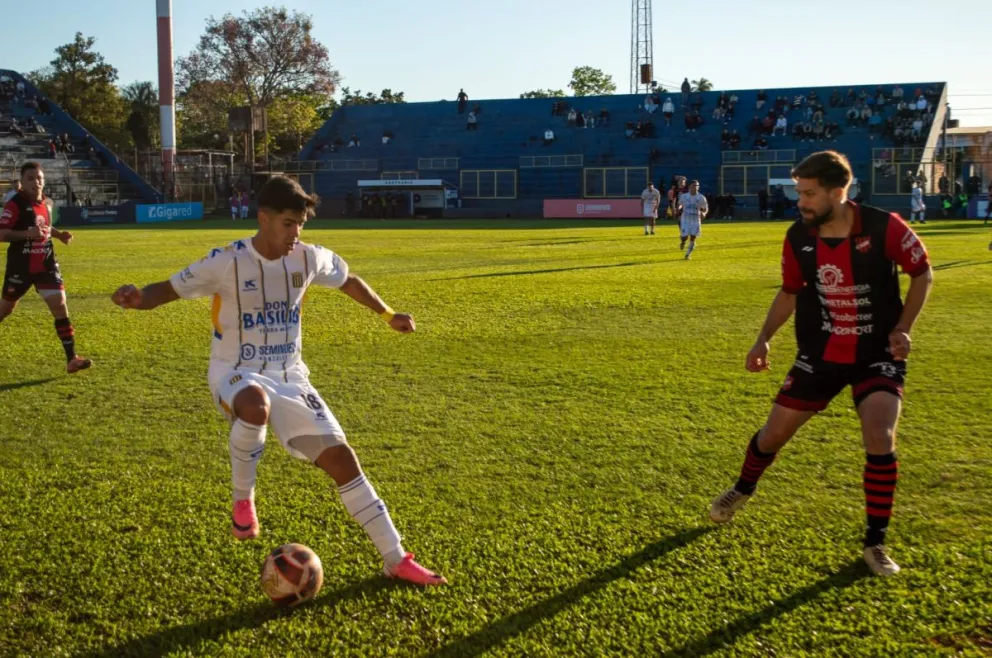 El Auriazul fue superado en su campo de juego. // Fotos: Marías de Perini. 