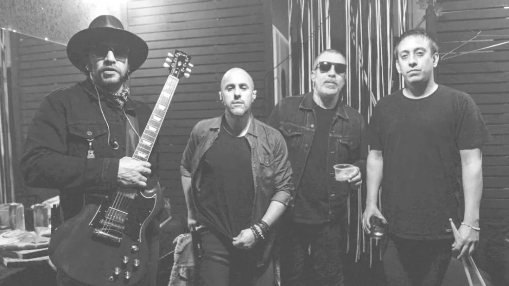 Autos Robados, la banda que la descose en vivo, llega a Posadas para un concierto en la Peña Itapúa. //Foto: ARRNR.