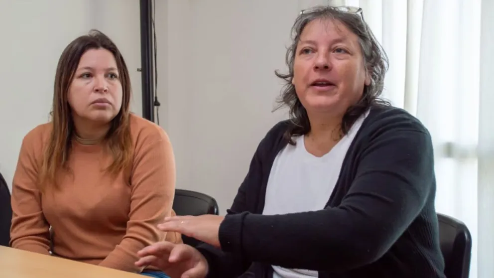 Ángela y Liliana, las tías que cuidan a los tres hijos de Gimena. //Foto: María De Perini.