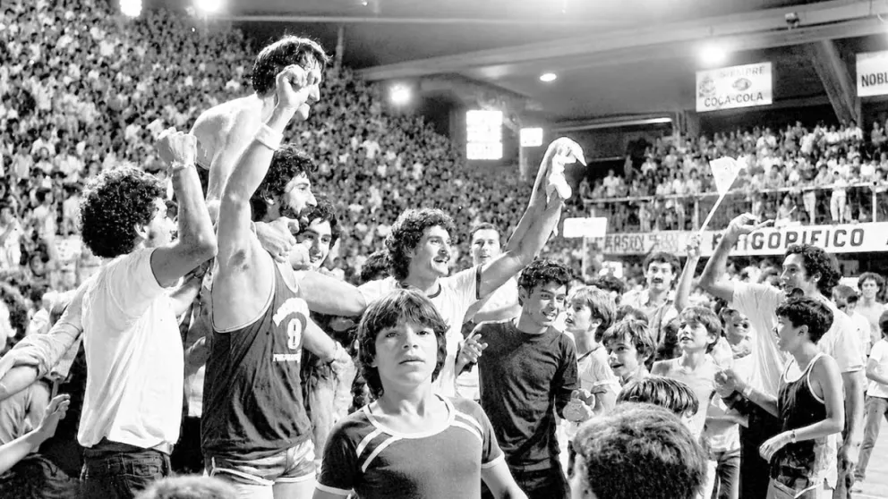 En 1984 el pueblo despidió a Gehrmann de la tradicional casaca verde, justo después de abrochar el 5ª puesto. Foto: archivo El Territorio