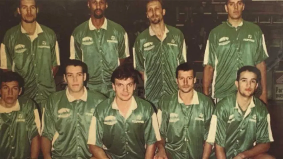 Luz y Fuerza tuvo una gran temporada en el TNA 1994/95 y logró el ascenso a la Liga Nacional, en la que estuvo un año.