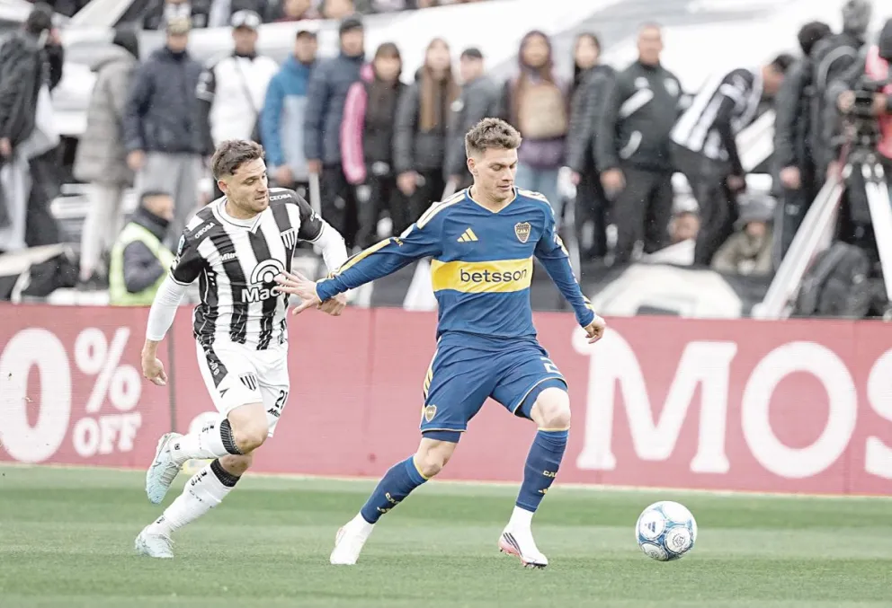 Kevin Zenón puso
al frente a Boca, que no lo pudo aguantar hasta el final en Mendoza.