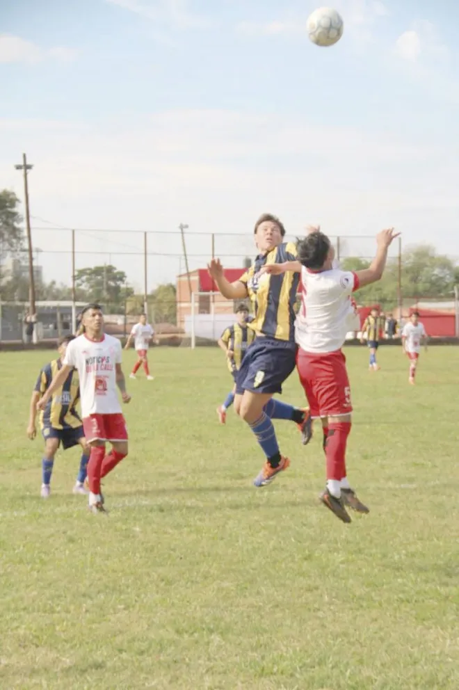 Golomba abrió la cuenta para Mitre en un partido peleado. Foto: prensa mitre