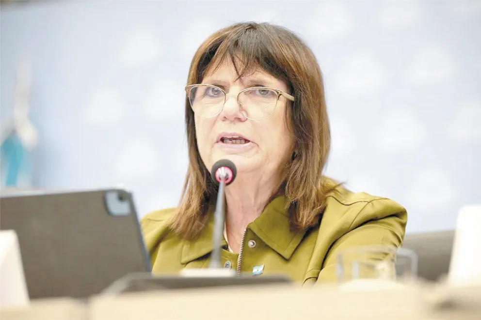 Aunque los datos digan lo contrario, Bullrich espera por el alivio económico.  