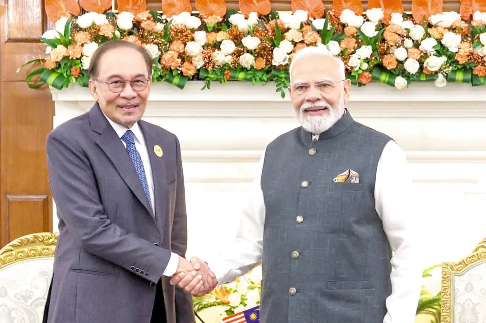 Anwar Ibrahim, primer ministro de Malasia, y su par de India, Narendra Modi. 