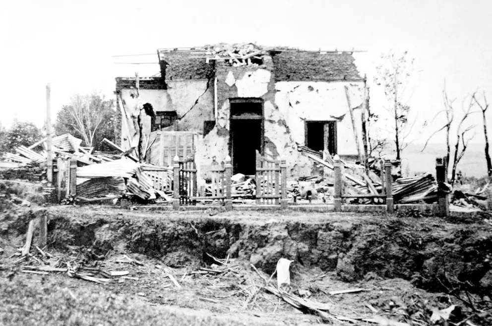 El rastro de la grave destrucción que provocó el tornado en Encarnación.