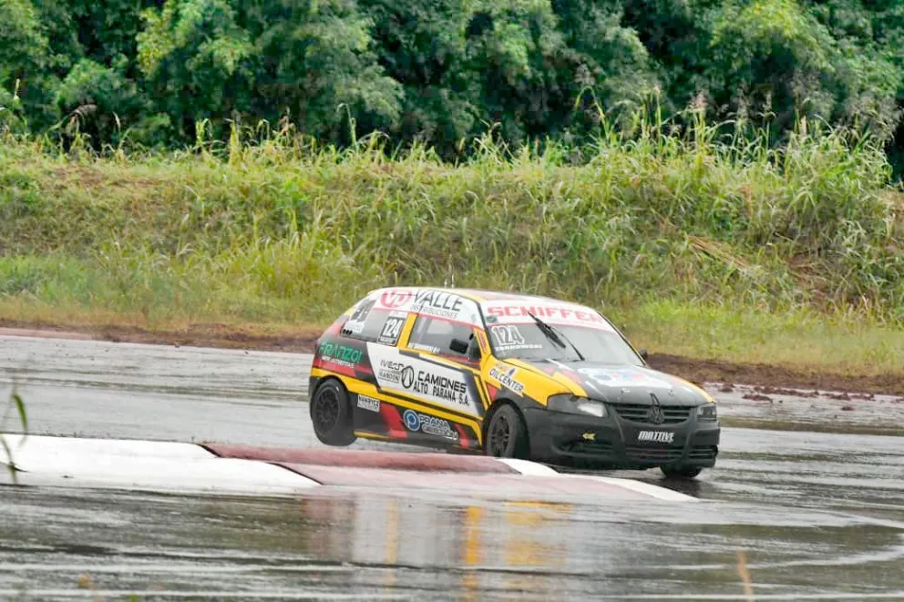 Tarnowski logró su primera pole en la categoría y le devolvió a la marca Volkswagen su sitio de privilegio. gentileza
