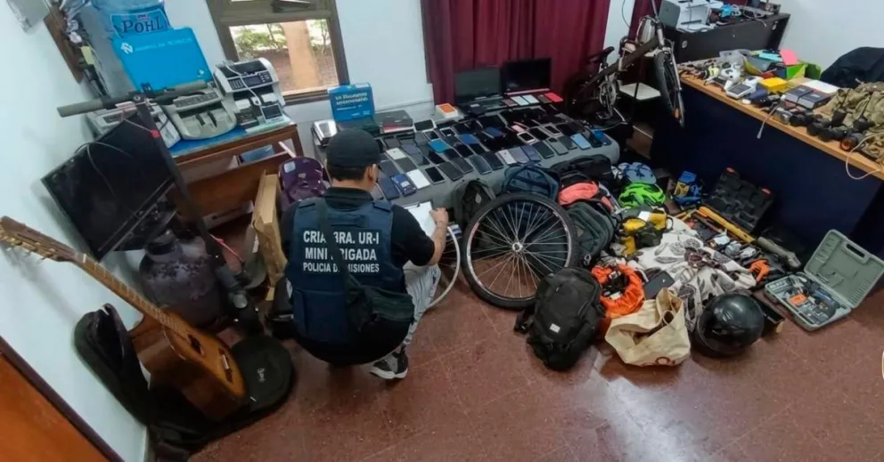 El despliegue fue concretado ayer en una vivienda de la Chacra 225. Foto: polmis