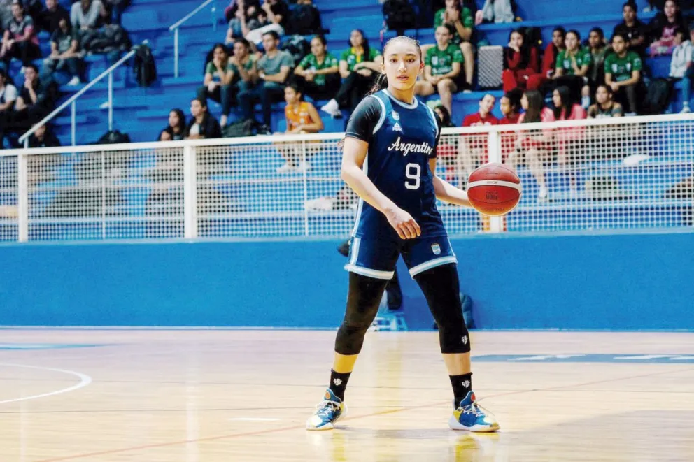 Paulina se encuentra en Puerto Iguazú disputando la Copa Kenia nada menos que con la selección argentina U15.  