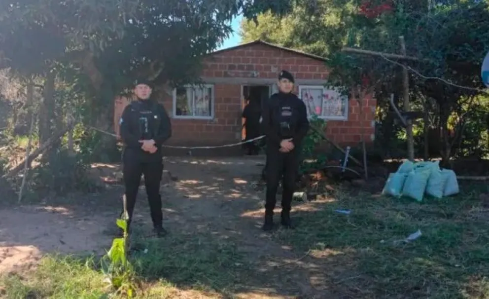 Los estudios forenses indicaron que el pequeño sufrió una herida cortante en el cuello que le provocó la muerte. 