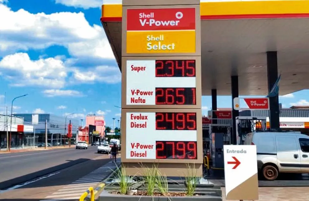 En Posadas, las petroleras privadas habrían elevado sus precios desde el miércoles en alrededor de un 5% .  Foto: víctor piris