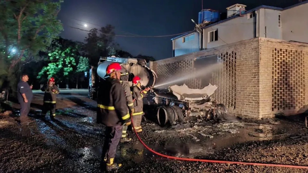 Clausuraron la estación de servicio donde se incendió el camión cisterna