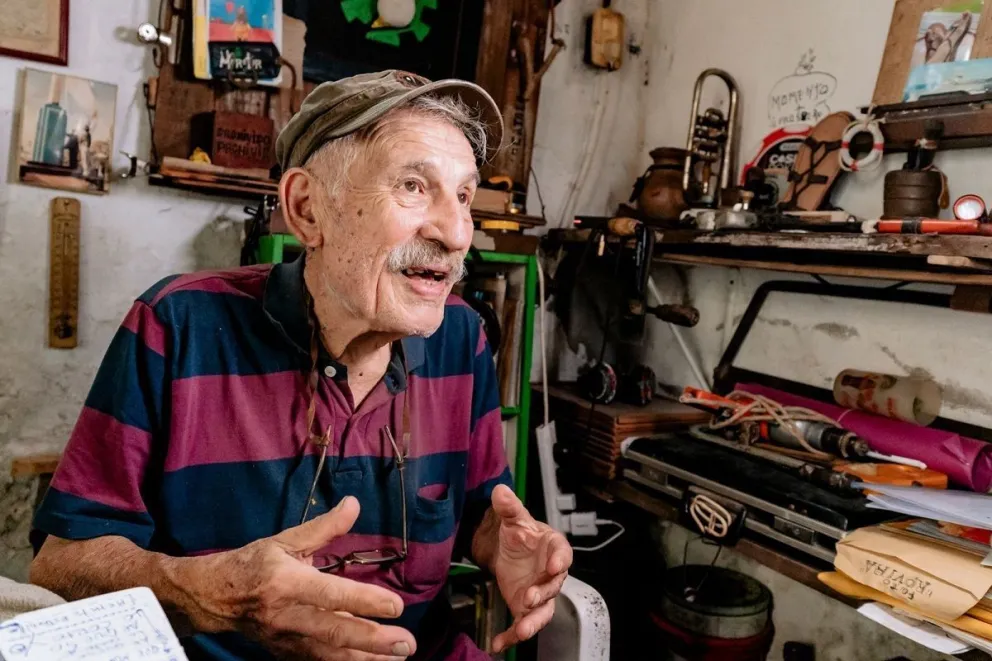 A los 83 años, el artista posadeño habló de su obra, de la cultura y de la necesidad de generar nuevos espacios de diálogo. Además, prepara proyectos junto a Chango Spasiuk y Joselo Schuap.
