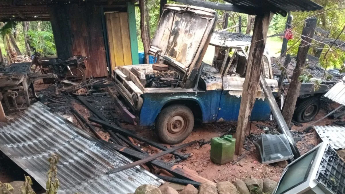 Tengo miedo de que me mate: denuncia años de amenazas, hostigamiento y un incendio tras una intimidación